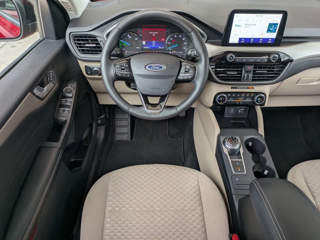 Certified 2021 Ford Escape SE w/ SE Sport Appearance Package FWD image 17