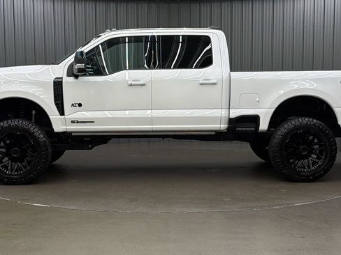 Used 2026 Ford F250 Platinum AWD/4WD image 2