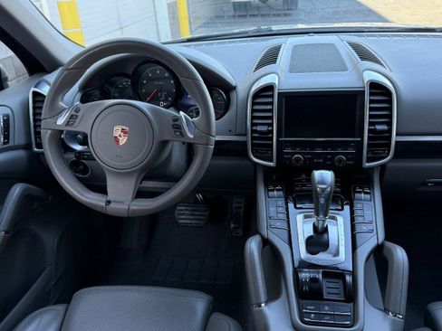 Used 2012 Porsche Cayenne image 21