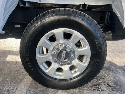 Used 2024 Ford F250 XLT w/ Snow Plow Prep Package image 39