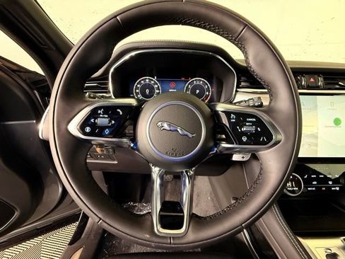 Used 2025 Jaguar F-PACE R-Dynamic S image 15
