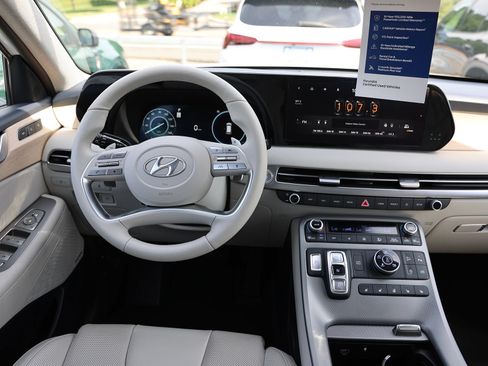 Certified 2023 Hyundai Palisade Limited AWD/4WD image 16