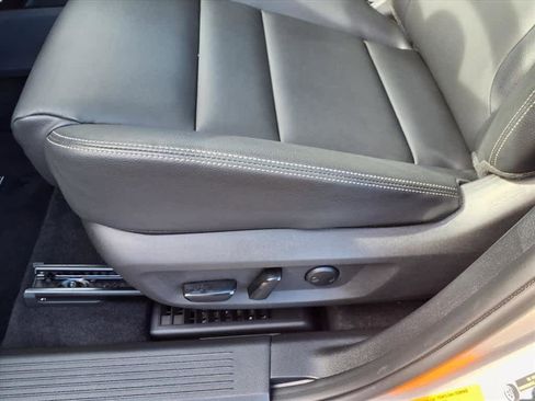 Used 2024 Nissan Rogue SL w/ SL Premium Package image 15