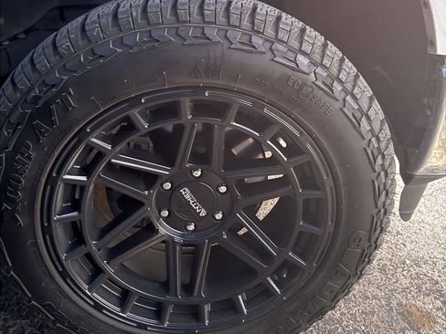 Used 2023 Ford F150 XLT image 11