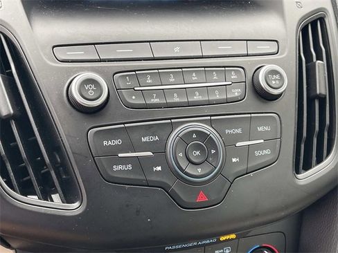 Used 2018 Ford Focus SE image 24