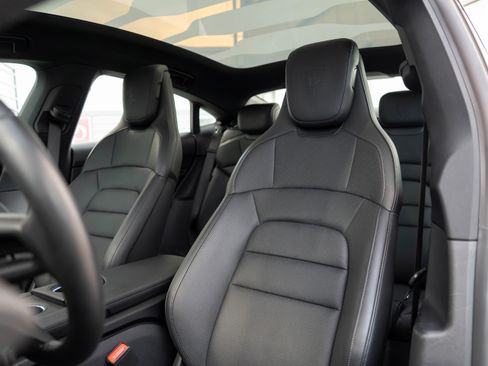 Used 2023 Porsche Taycan w/ Premium Package image 9