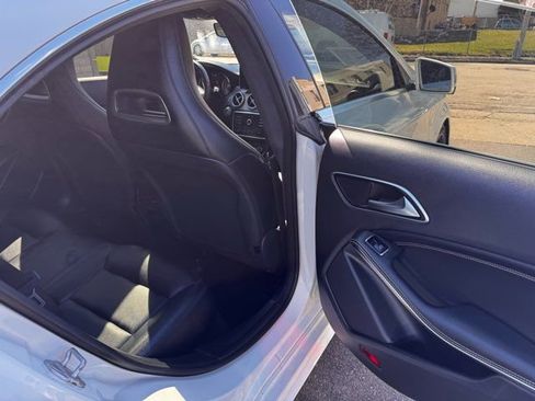 Used 2015 Mercedes-Benz CLA 250 4MATIC image 29