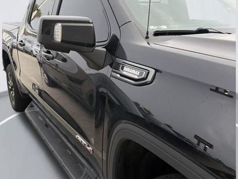 Used 2023 GMC Sierra 1500 AT4 w/ AT4 Premium Package AWD/4WD image 2