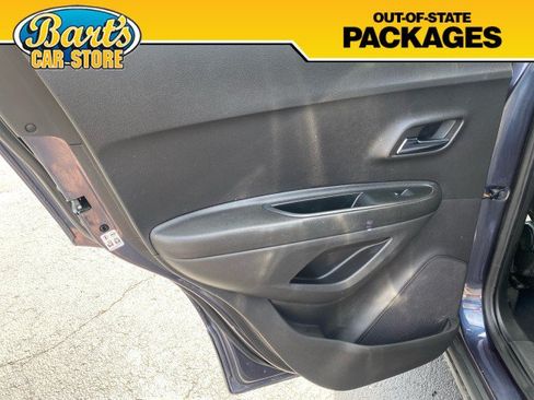 Used 2019 Chevrolet Trax LT w/ LT Convenience Package FWD image 16