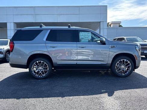 New 2026 GMC Yukon Denali w/ LPO, Floor Liner Package AWD/4WD image 2