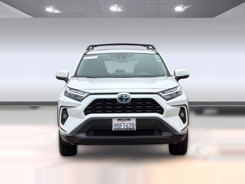 Used 2022 Toyota RAV4 XLE Premium AWD/4WD image 6