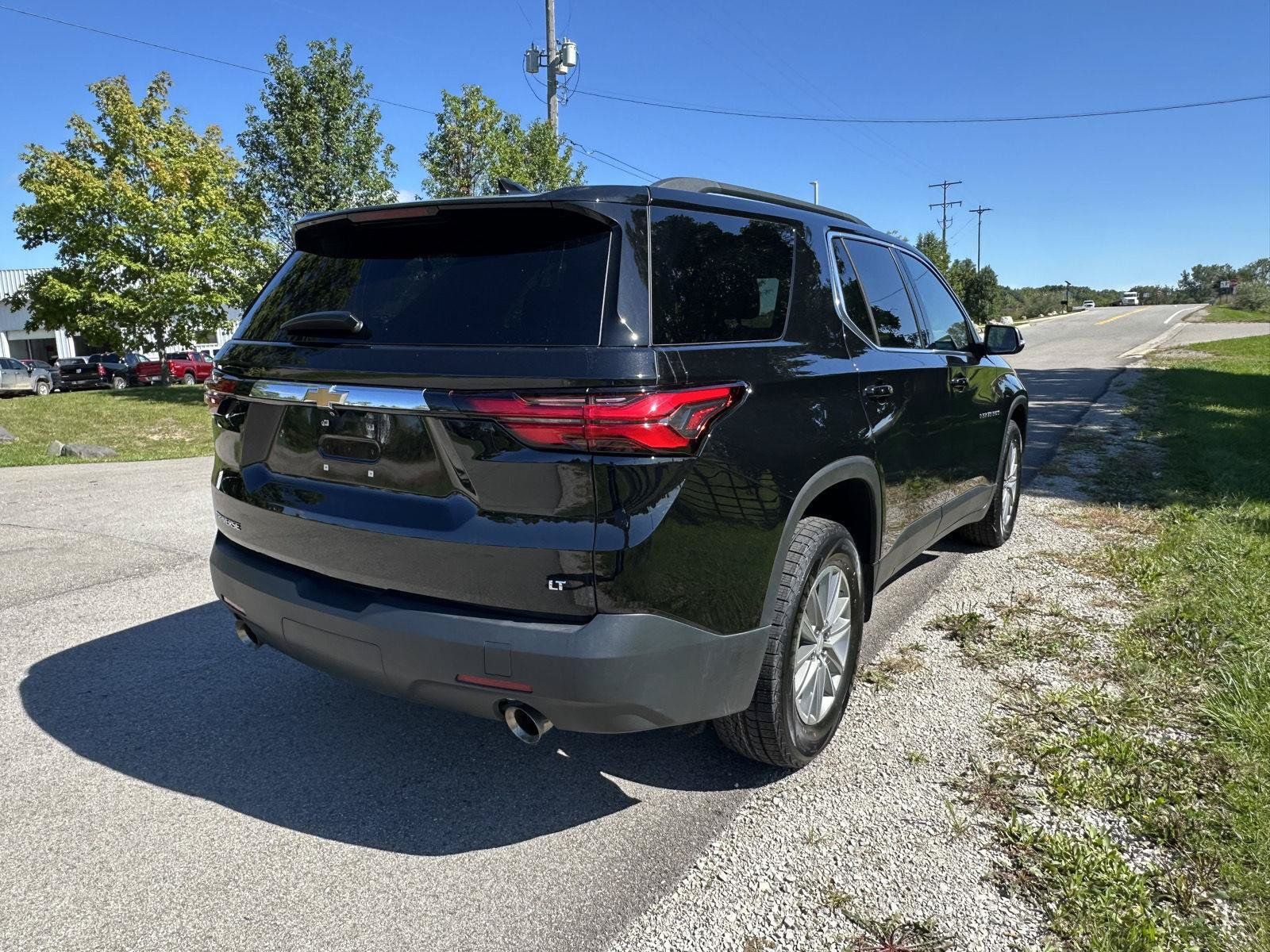 Used 2023 Chevrolet Traverse LT FWD image 26