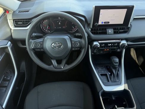 Used 2025 Toyota RAV4 XLE FWD image 12