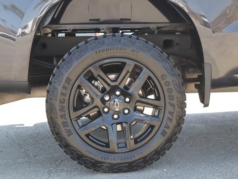 Used 2023 Chevrolet Silverado 1500 LT Trail Boss w/ LPO, Dark Essentials Package AWD/4WD image 11