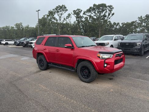 Used 2021 Toyota 4Runner SR5 Premium w/ Moonroof Package RWD image 4