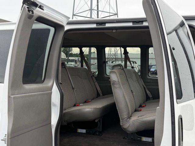 Used 2025 Chevrolet Express 3500 LT w/ LT Preferred Equipment Group RWD image 21