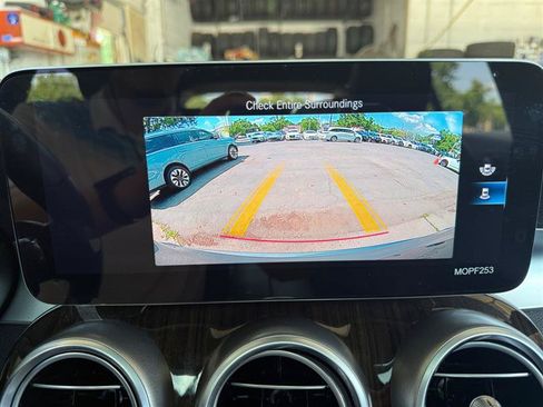 Used 2020 Mercedes-Benz GLC 300 4MATIC image 24