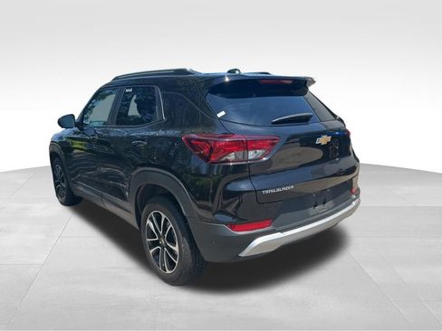 Used 2025 Chevrolet TrailBlazer LT FWD image 5