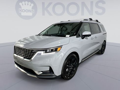 Used 2024 Kia Carnival SX Prestige image 1