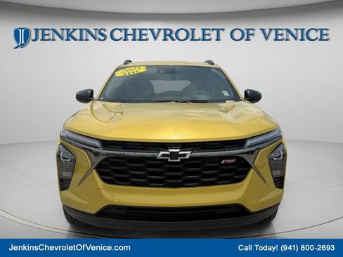 Used 2025 Chevrolet Trax RS w/ Driver Confidence Package FWD image 12