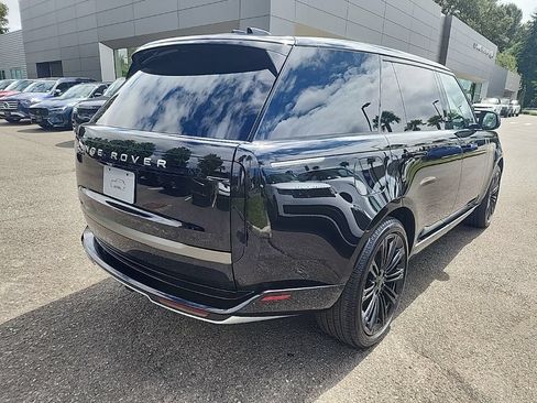 New 2026 Land Rover Range Rover Long Wheelbase SE AWD/4WD image 7