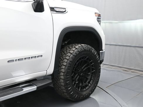 Used 2023 GMC Sierra 1500 SLT AWD/4WD image 46