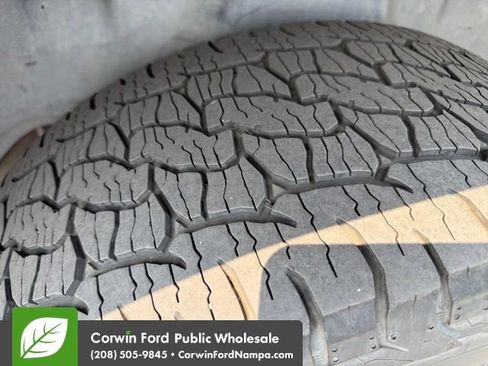 Used 2019 RAM 1500 Laramie AWD/4WD image 11