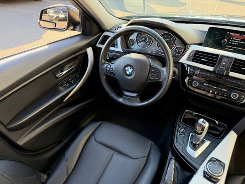 Used 2016 BMW 320i Sedan RWD image 6