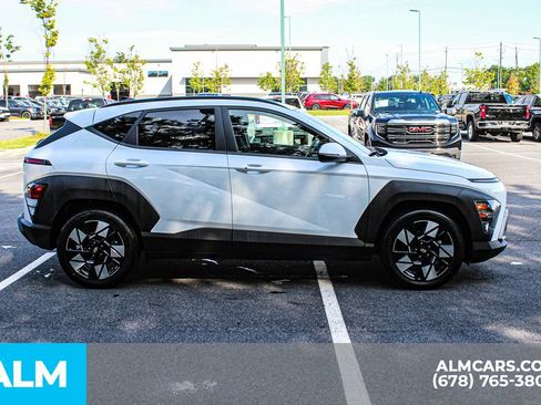 Used 2025 Hyundai Kona SEL FWD image 8