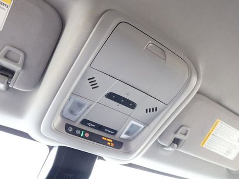 Used 2024 GMC Terrain SLT image 22