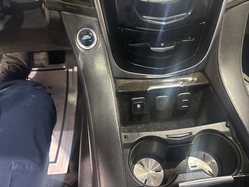 Used 2020 Cadillac Escalade ESV Platinum image 33