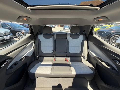 Used 2023 Chevrolet Bolt EUV Premier w/ Sun & Sound Package FWD image 38
