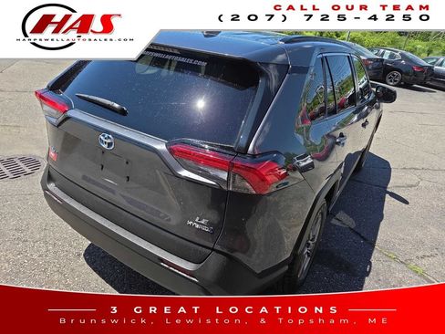 Used 2023 Toyota RAV4 LE AWD/4WD image 3
