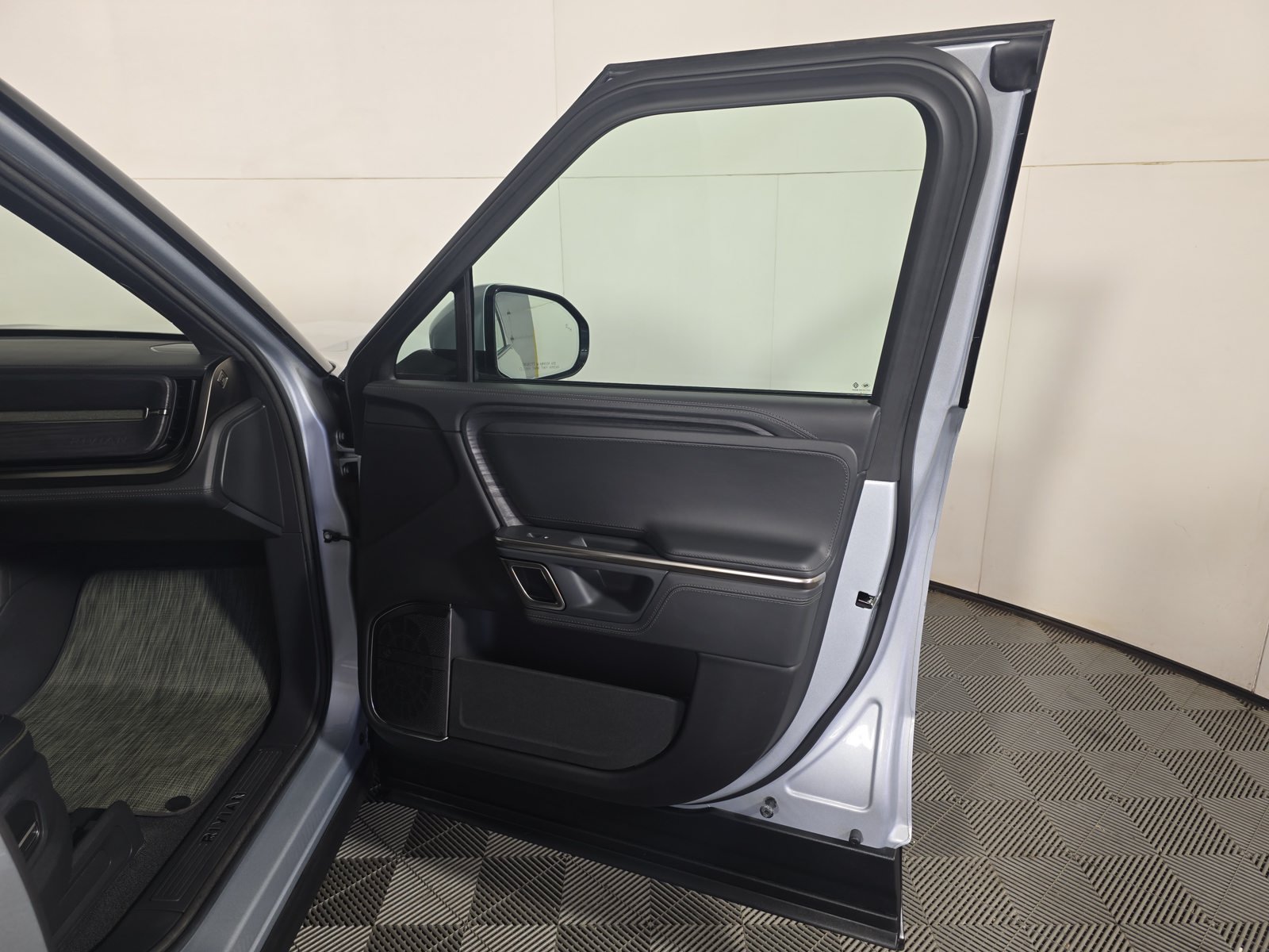 Used 2024 Rivian R1T Adventure Quad AWD/4WD image 18