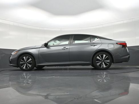 Used 2022 Nissan Altima 2.5 SV w/ SV Premium Package FWD image 24