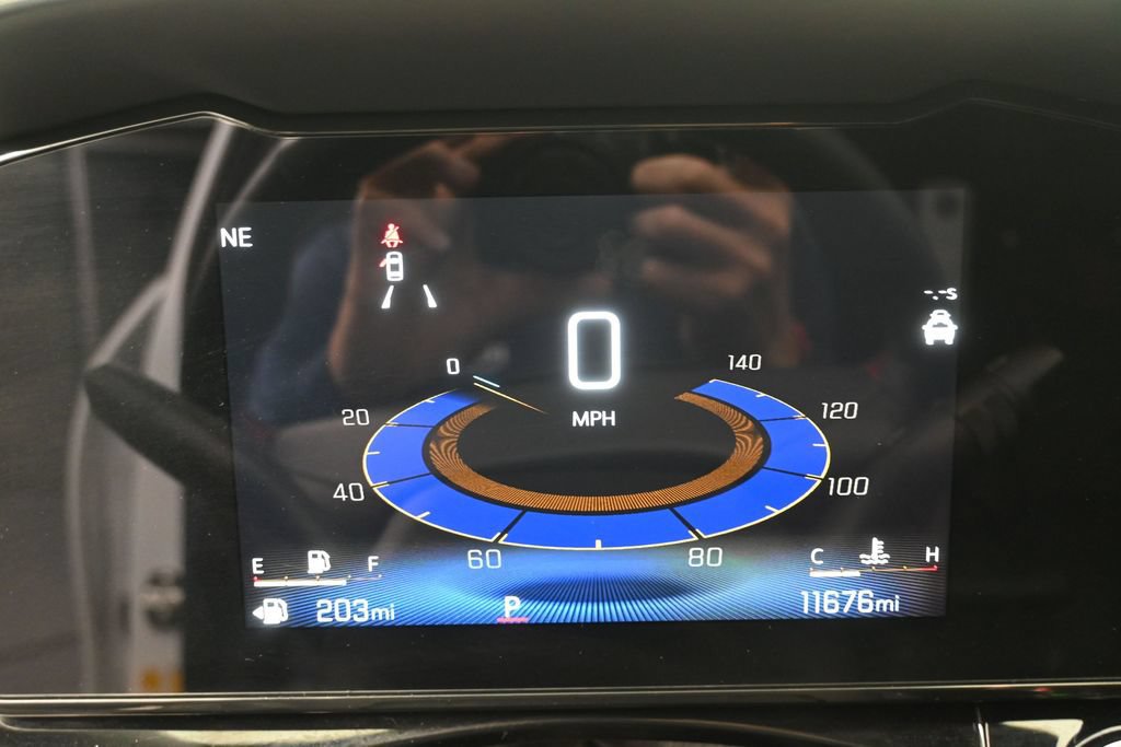 Used 2025 Chevrolet Trax RS FWD image 13
