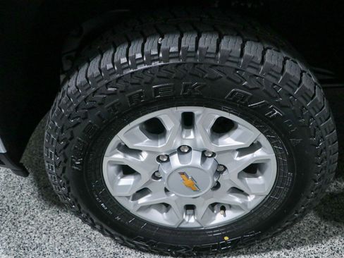 Used 2024 Chevrolet Silverado 2500 LT AWD/4WD image 11
