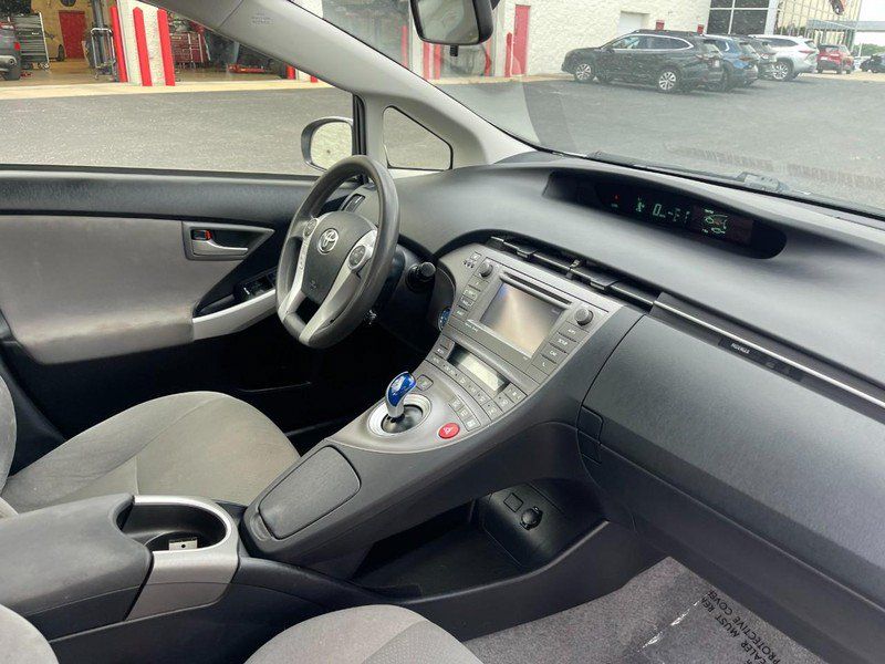 Used 2014 Toyota Prius Three w/ Solar Roof Package FWD image 5