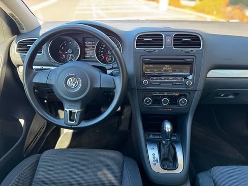 Used 2013 Volkswagen Golf 4-Door FWD image 28