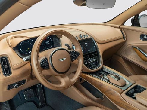 Used 2022 Aston Martin DBX AWD/4WD image 18