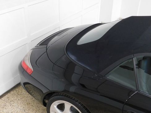 Used 2004 Porsche 911 Carrera RWD image 15