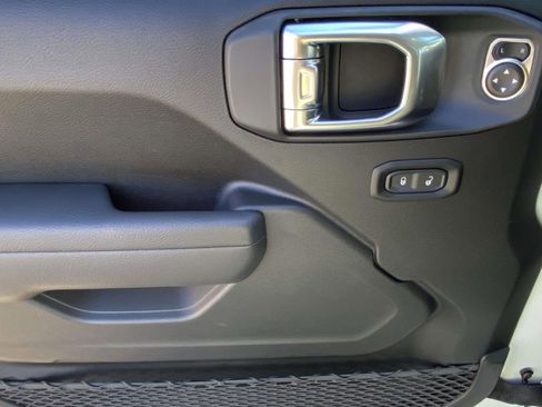 New 2026 Jeep Gladiator Sport image 17