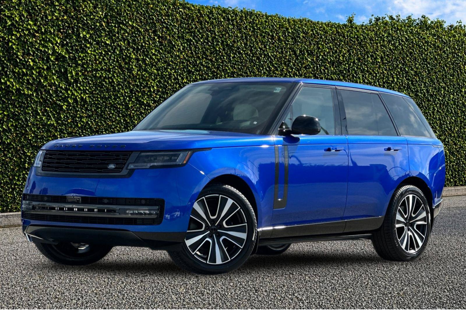 New 2026 Land Rover Range Rover SE AWD/4WD image 2
