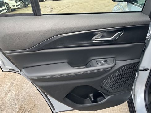 New 2025 Jeep Grand Cherokee Altitude image 15