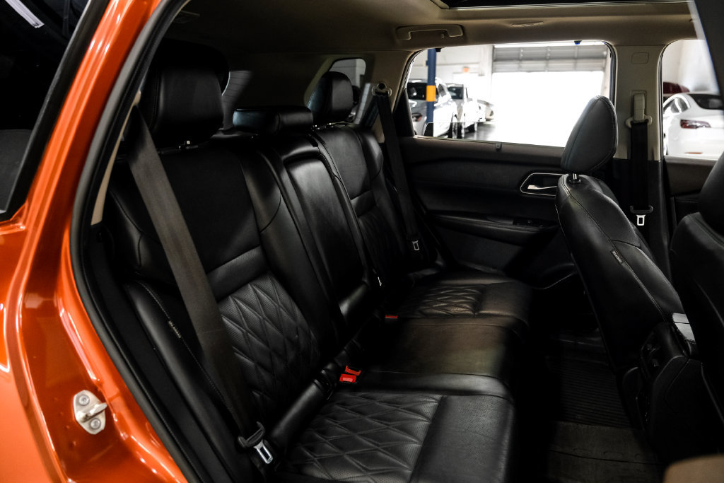 Used 2023 Nissan Rogue Platinum w/ Platinum Premium Package AWD/4WD image 36