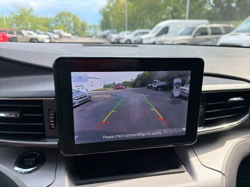 Used 2023 Ford Explorer XLT w/ Equipment Group 202A AWD/4WD image 8
