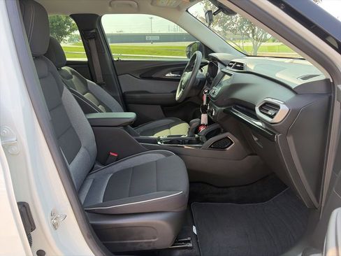 Certified 2023 Chevrolet TrailBlazer LS AWD/4WD image 24
