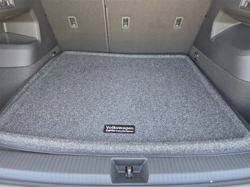 New 2026 Volkswagen Tiguan SE R-Line image 25