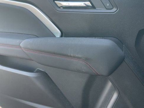 Used 2023 Chevrolet Colorado Z71 w/ Z71 Convenience Package 2 image 11