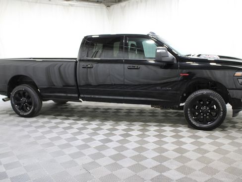 Used 2025 RAM 3500 Laramie w/ Night Edition image 37